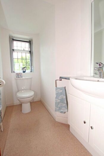 4 Bedroom Detached House For Sale In The Close, Off Huggetts Lane, Eastbourne, BN22
