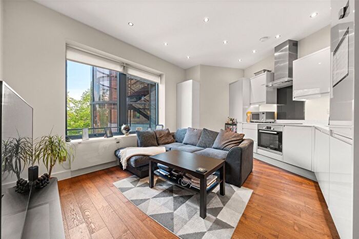 1 Bedroom Flat For Sale In London Road, Bracknell, Berkshire, RG12