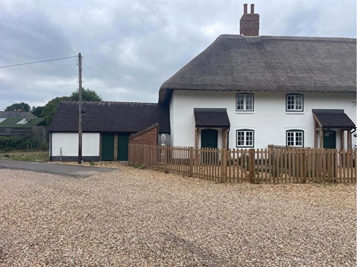 2 Bedroom Cottage To Rent In The Barracks, SO21