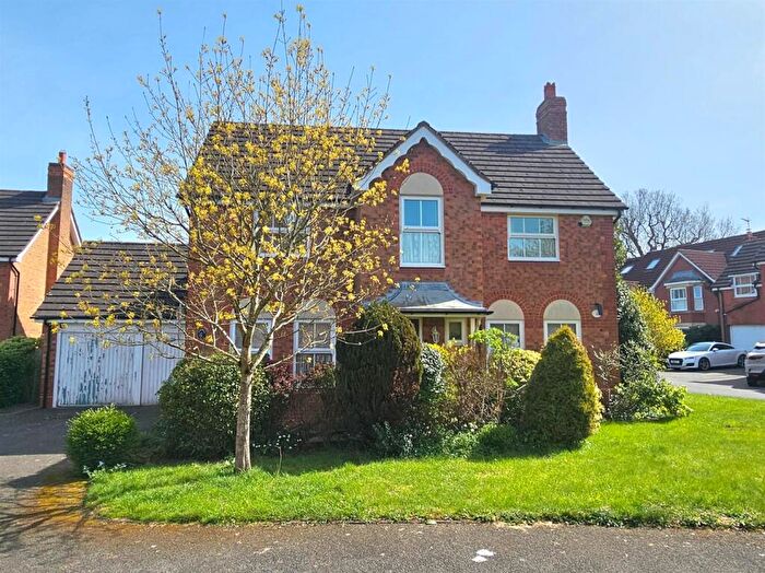 4 Bedroom Detached House For Sale In Cherrington Way, Solihull, B91