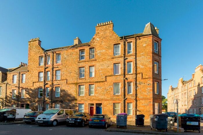 2 Bedroom Flat To Rent In Balfour Street, Leith, Edinburgh, EH6