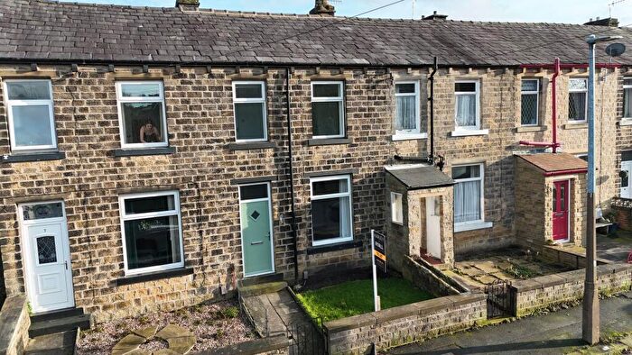 3 Bedroom Terraced House To Rent In Hollins Glen, Slaithwaite, HD7