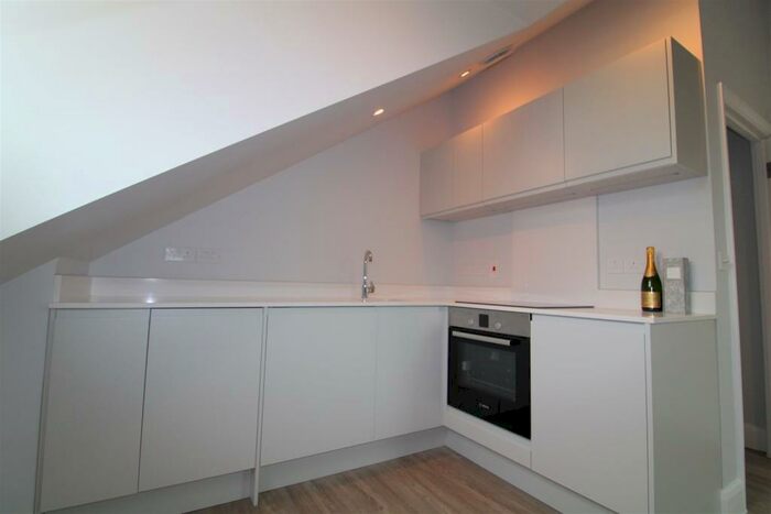 1 Bedroom Apartment To Rent In Maidenhead, SL6