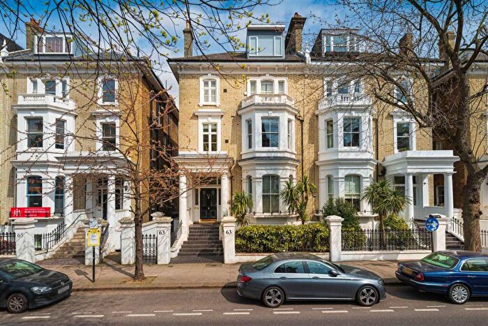 2 Bedroom Flat To Rent In Redcliffe Gardens, London, SW10