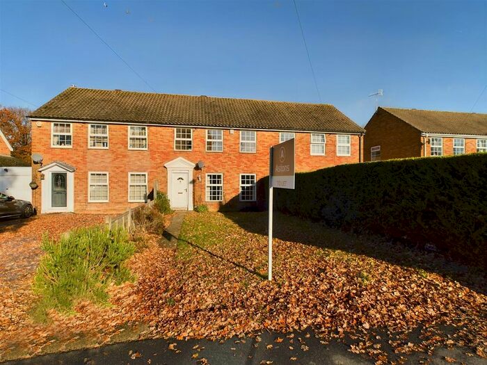 3 Bedroom Property To Rent In Green Lane, Crawley, RH10