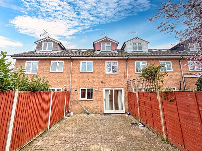 4 Bedroom Terraced House To Rent In Mitcham, CR4