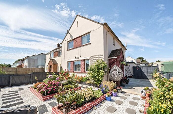 4 Bedroom Semi-Detached House For Sale In Sidbury Hill Avenue, Tidworth, SP9