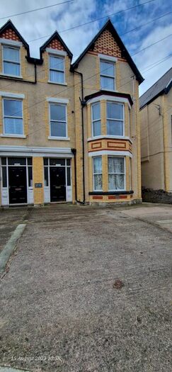 2 Bedroom Flat To Rent In Greenfield Road, Colwyn Bay, LL29