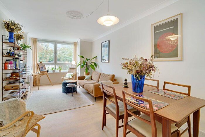 1 Bedroom Flat To Rent In Harfield Gardens, Camberwell, SE5