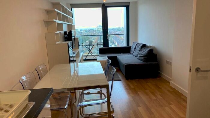 1 Bedroom Flat To Rent In Cranston Court, Bloemfontein Road, London, W12