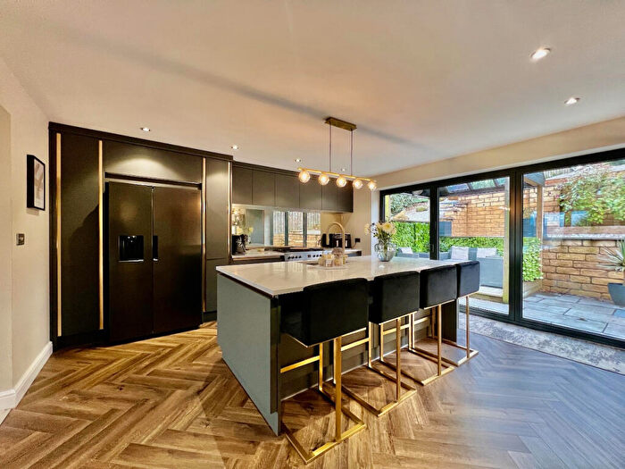 4 Bedroom Detached House For Sale In South View, New Road, Staincross, Barnsley, S75