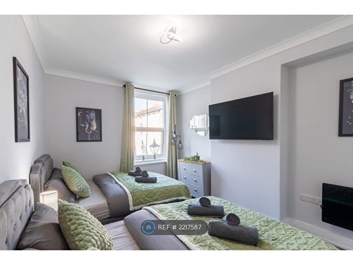 1 Bedroom Flat To Rent In Kingston House, Southsea, PO5