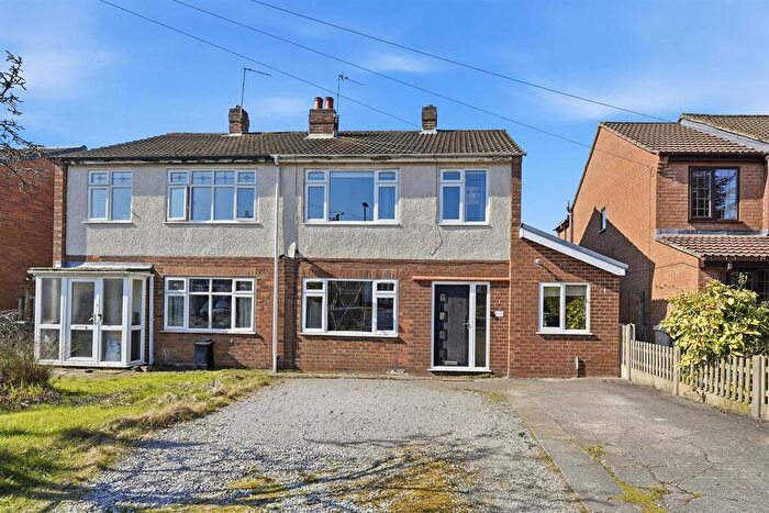 4 Bedroom Semi Detached House For Sale In Sunningdale Road, Macclesfield, SK11