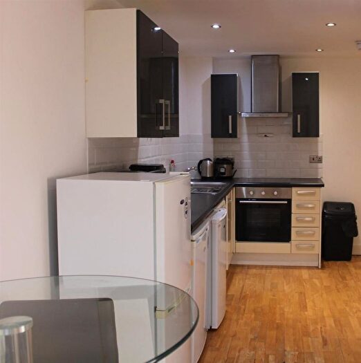 1 Bedroom Flat To Rent In Welford Road, Knighton Fields, Leicester, LE2