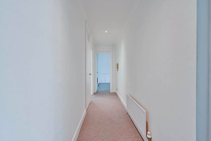 1 Bedroom Flat To Rent In Highbury New Park, Highbury, London, N5