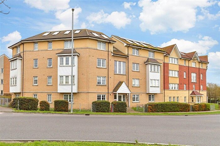 1 Bedroom Flat For Sale In Gainsborough Close, Basildon, Essex, SS14
