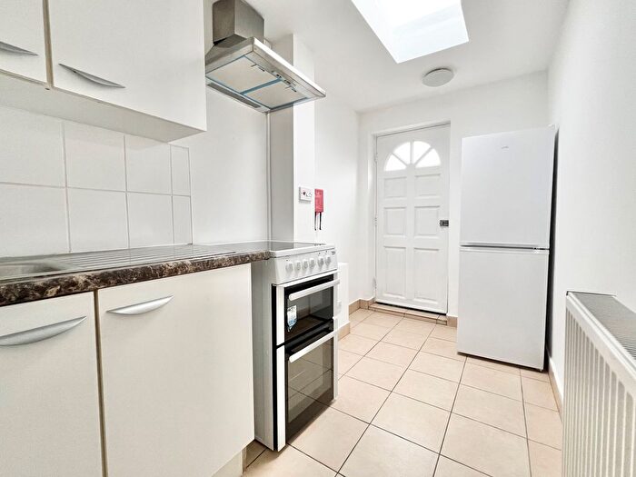 Studio To Rent In Haselbury Road, Edmonton, N9