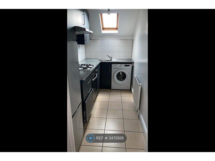 2 Bedroom Flat To Rent In Beulah Road, Thornton Heath, CR7