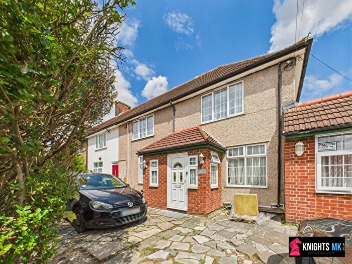 4 Bedroom Semi-Detached House To Rent In Canonsleigh Road, Dagenham, RM9