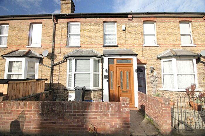 3 Bedroom Terraced House For Sale In Cromwell Road, Hayes, UB3