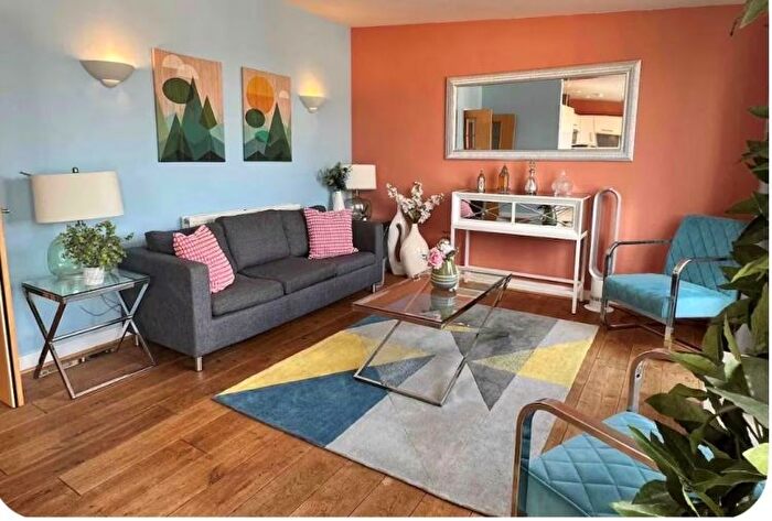 2 Bedroom Flat To Rent In St. Clements Street, Oxford, OX4