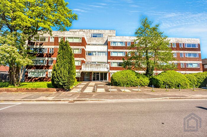 1 Bedroom Flat For Sale In Holland Road, Manchester, M8