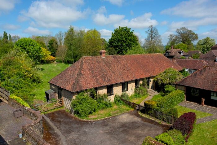 4 Bedroom Barn Conversion For Sale In Surrenden Park, Pluckley, Ashford, TN27