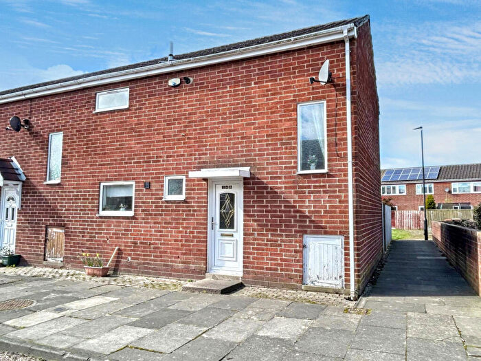 3 Bedroom End Of Terrace House For Sale In Garth Twentyfour, Killingworth, Newcastle Upon Tyne, Tyne And Wear, NE12