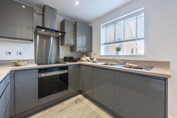 3 Bedroom Semi-Detached House To Rent In Pavillion Acres, Walsall, WS3