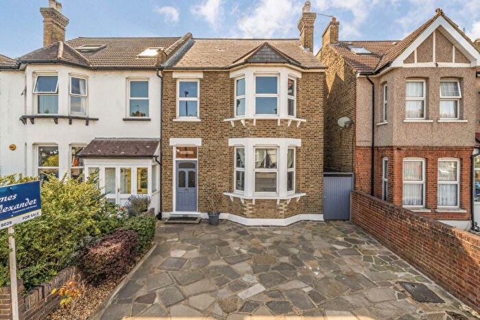 5 Bedroom Semi-Detached House For Sale In Warwick Road, Thornton Heath, CR7