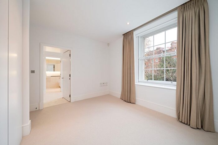 1 Bedroom Flat To Rent In Cavalry Square, London, SW3