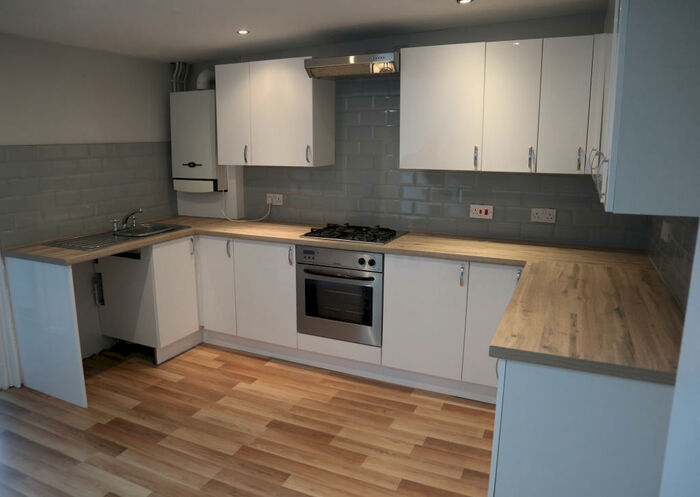 3 Bedroom House To Rent In LLangyfelach Road, Tirdinuew, SA5