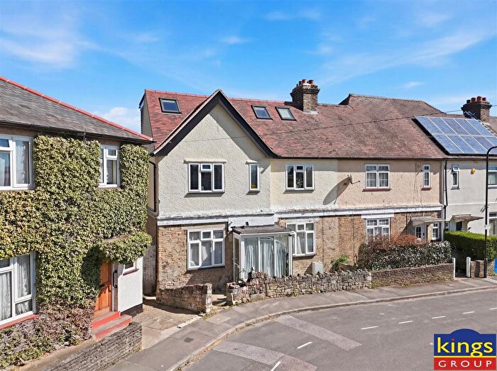 4 Bedroom End Terrace House For Sale In Millfield Avenue, London, E17