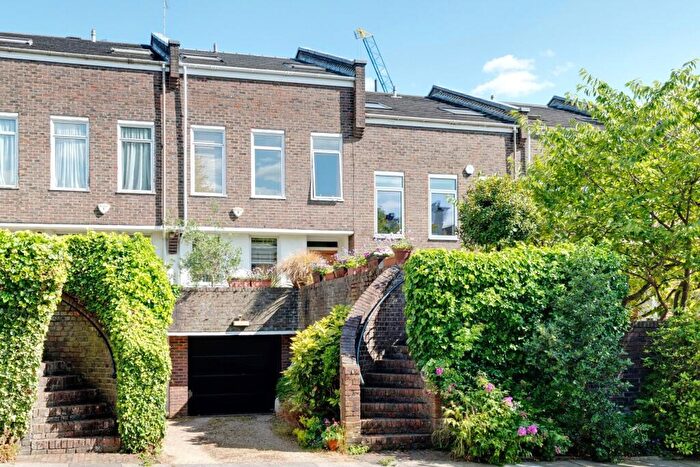 4 Bedroom Terraced House For Sale In Oakhill Avenue, Hampstead, NW3