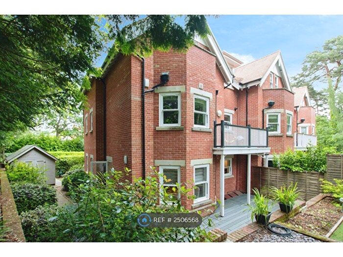 2 Bedroom Flat To Rent In Meyrick Park Crescent, Bournemouth, BH3