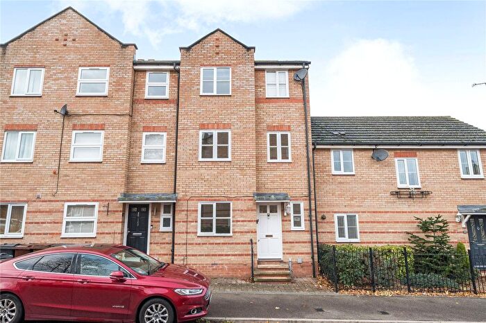 4 Bedroom Town House For Sale In Parkinson Drive, Chelmsford, Essex, CM1