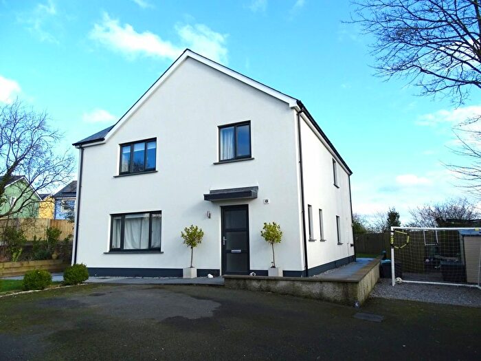 4 Bedroom Property For Sale In Parc Clomendy, Llansteffan, Carmarthen, SA33