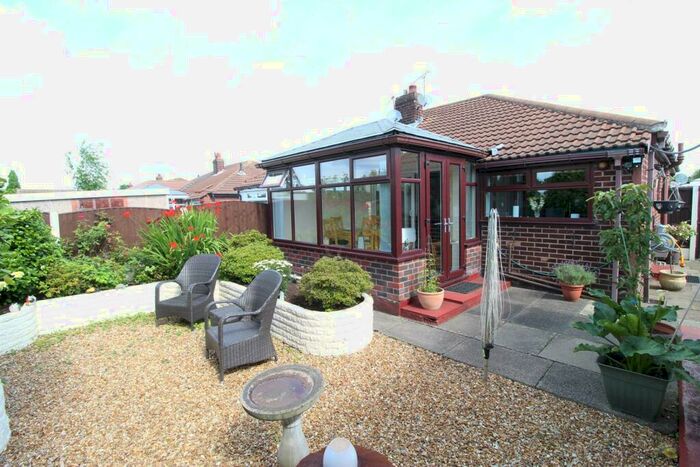 2 Bedroom Semi-Detached Bungalow For Sale In Mansfield Avenue, Denton, Manchester, M34