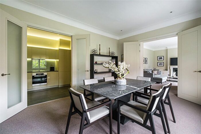 2 Bedroom Flat To Rent In Sloane Court East, London, SW3