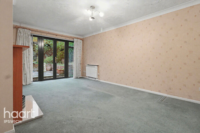 2 Bedroom Bungalow For Sale In Kitchener Way, Ipswich, IP9