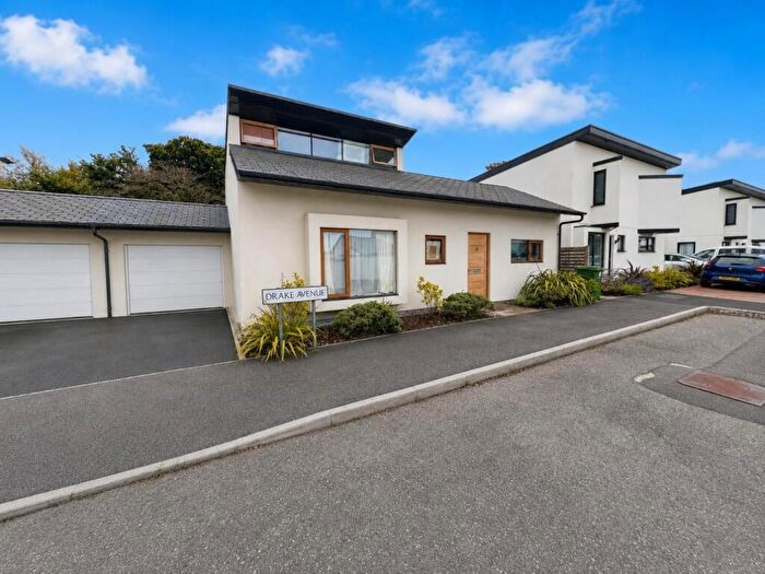 3 Bedroom Link Detached House For Sale In Drake Avenue, Yelland, Barnstaple, EX31