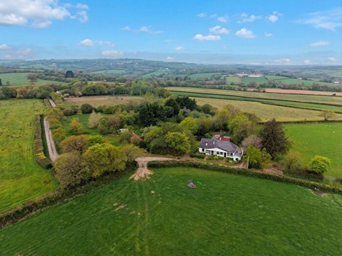 6 Bedroom Property For Sale In Tremaine, Launceston, PL15