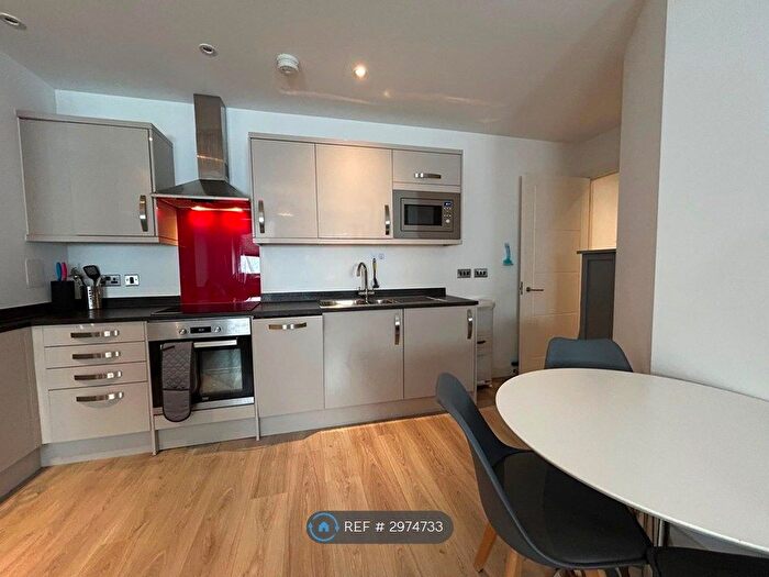 2 Bedroom Flat To Rent In The Posthouse, Gloucester, GL4