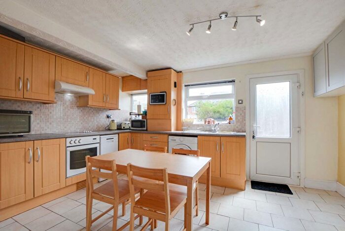 3 Bedroom Terraced House For Sale In Arnold Avenue, South Wigston, Leicester, LE18