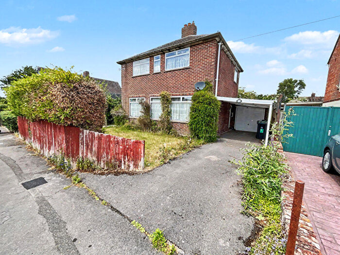 3 Bedroom Detached House For Sale In Christchurch, BH23