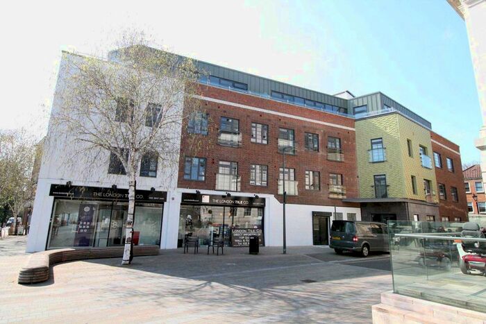 1 Bedroom Flat To Rent In Market Place, Brentford, TW8