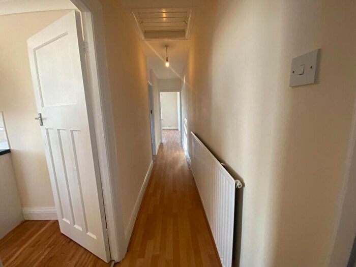 1 Bedroom Flat To Rent In Hart Road, Benfleet, Essex, SS7