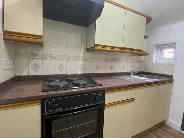2 Bedroom Flat To Rent In Cowley Road, Uxbridge, UB8