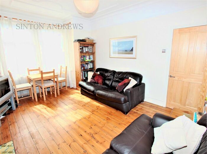 1 Bedroom Flat To Rent In Leighton Road, Ealing, W13