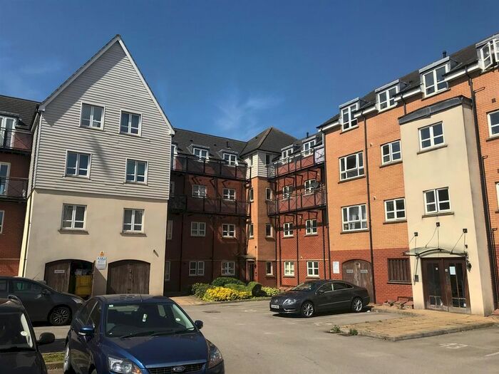 2 Bedroom Flat To Rent In Cotton Court, Southbridge, Northampton, NN4